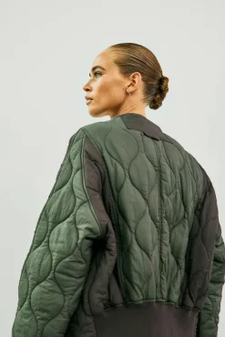 WBLZANDERS QUILTED BOMBER
